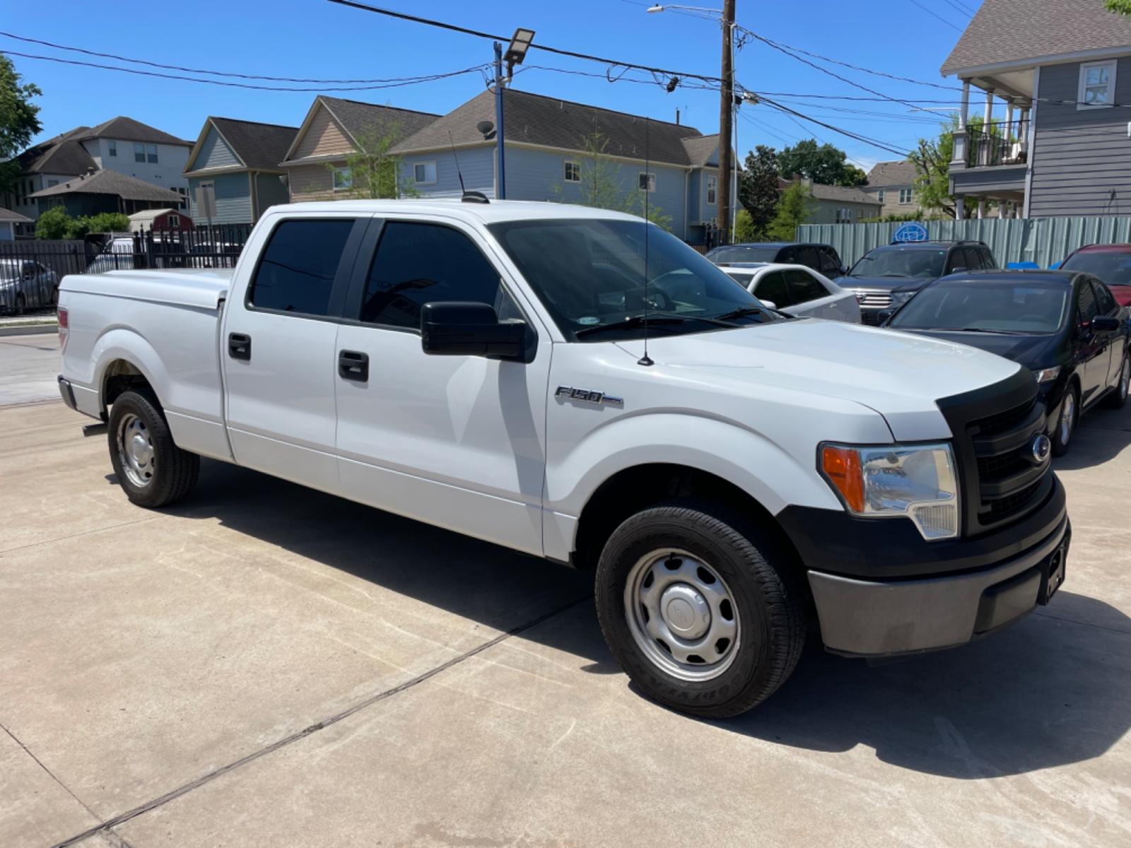 2013 White /Gray Ford F-150 XL (1FTFW1CF1DK) with an 5.0L V8 engine, 6-Speed Automatic transmission, located at 1501 West 15th St., Houston, 77008, (713) 869-2925, 29.797941, -95.411789 - Photo #1